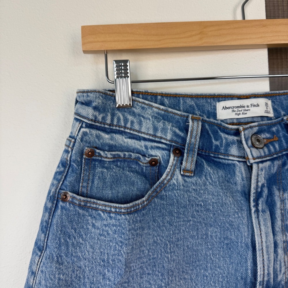 Abercrombie & Fitch Curve Love High Rise Dad Short Medium Wash Size 6 - Picture 6 of 12